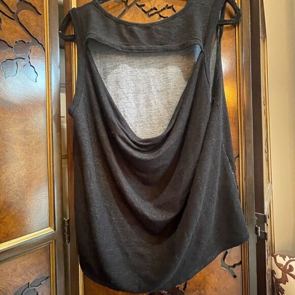 La Clef Open Back Keyhole Tank - Picture 15 of 15